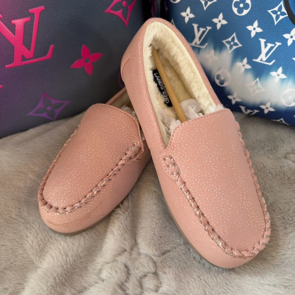 Land's End $50 Kids Fuzzy‎ Lined Light Blush Shimmer Moccasin Slippers Sz 4 NWT